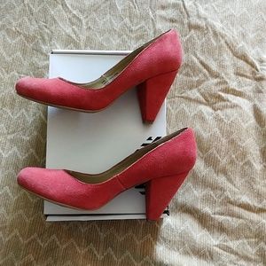 Pink leather pump size 9